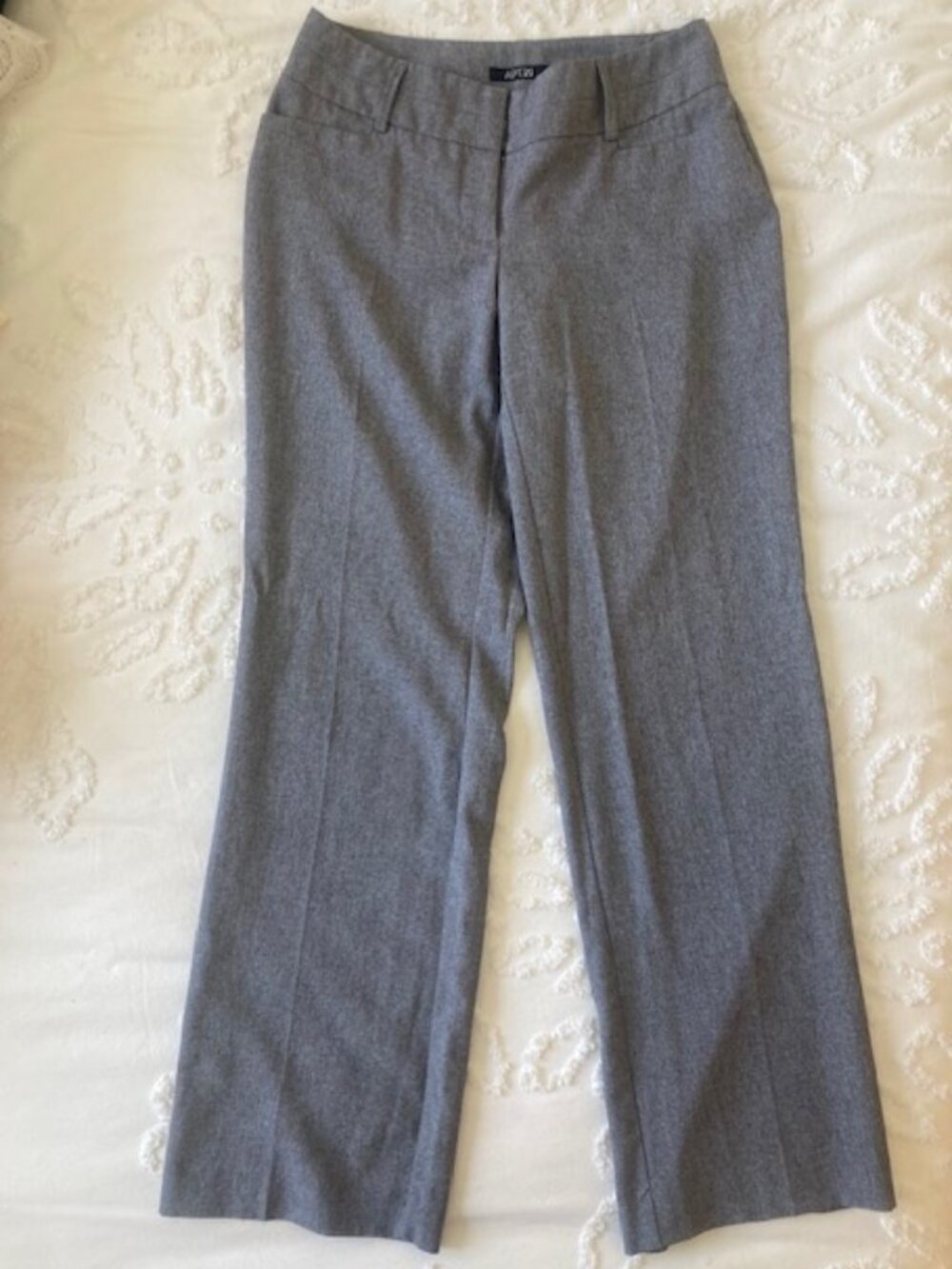 Apt. 9 Gray Dress Pants Size 6 – Work Slacks